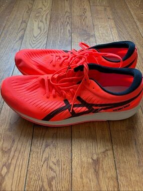 Asics Metaracer Tokyo in Sunrise Red/Black
